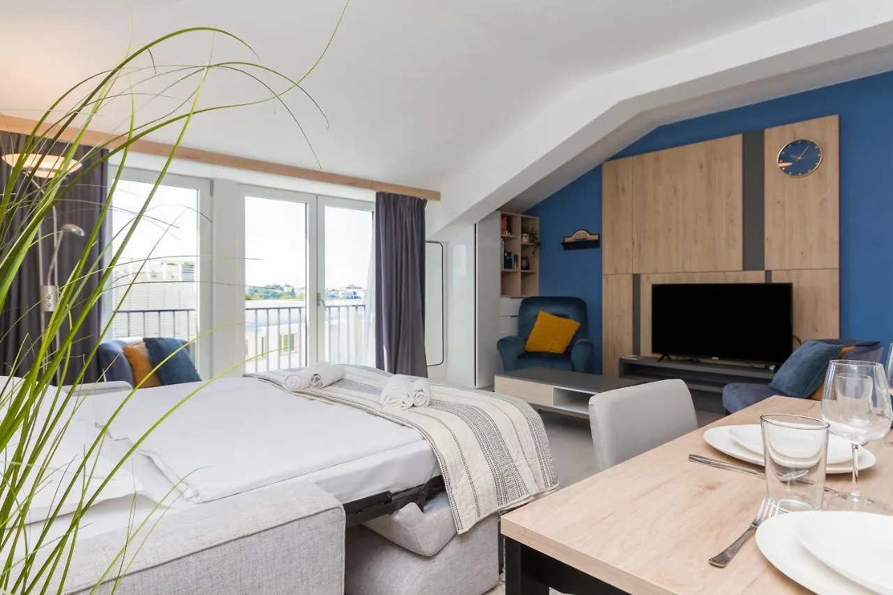 Garden Palace - Dorothy Supreme Apartment Umag 0*,  Croatia