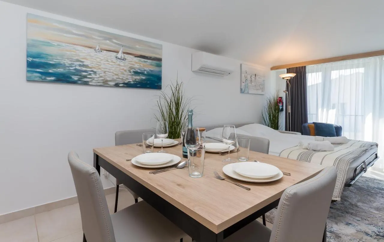 Garden Palace - Dorothy Supreme Apartment Umag 0*,